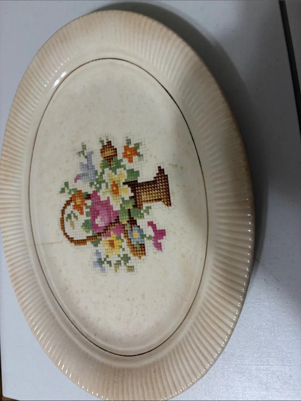 Vintage 1945 Salem Victory Basket Petit Pointe 23karat gold trim Platter USA